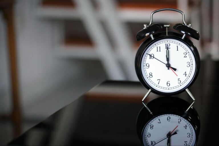 Image of a clock, how long a telehealth / teletherapy / online therapy session lasts for the blog What You Need to Know About Telehealth and Online Therapy by Soultenders